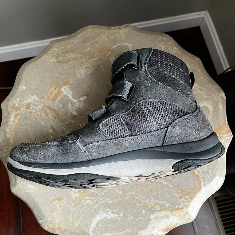 L.L. Bean Men’s 11.5 Gray Suede Tek 2.5 PrimaLoft Waterproof High Top Boots